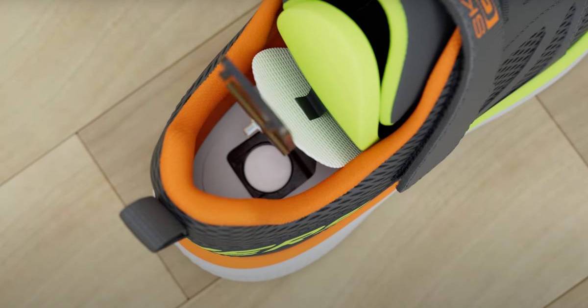 AirTag tracking your child: smart or too far?