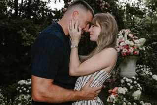 Swift and Kelce announce engagement