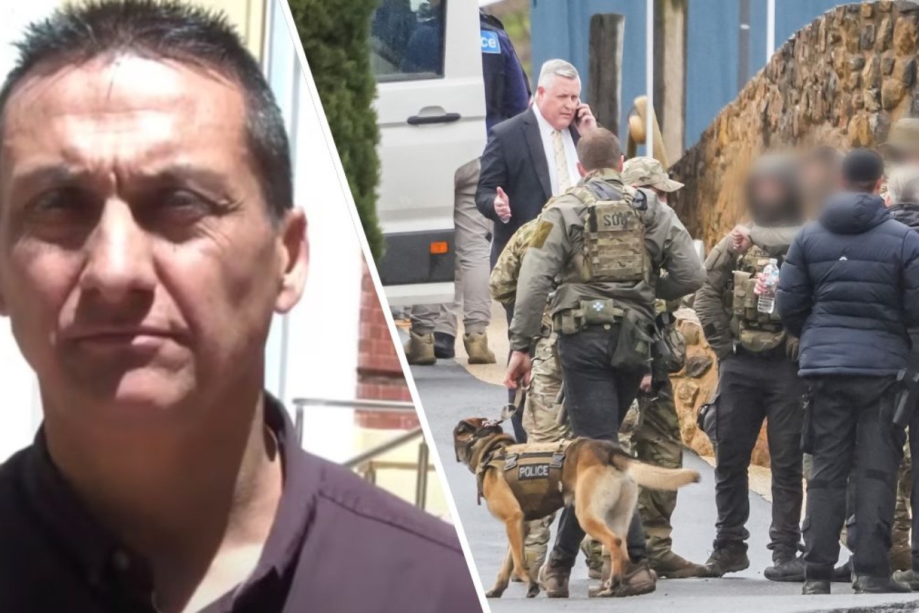 Police have begun a fresh five-day search for accused cop-killer Dezi Freeman in north-eastern Victoria.