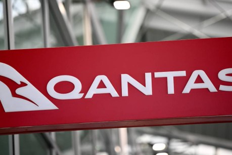 ‘Second wave’ of scams warning to Qantas flyers