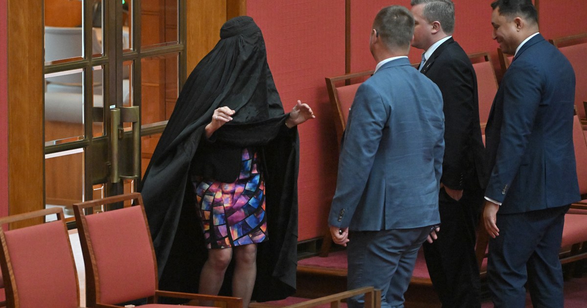 Foreign social media page pushes Australian politics fake news