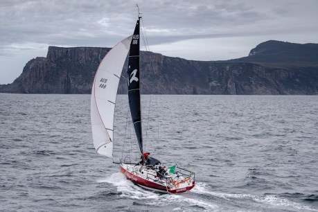 Sydney-Hobart protest drama against top boat