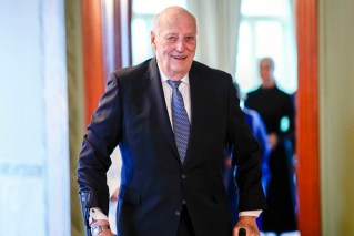 Doctor rushes to bedside of ailing king