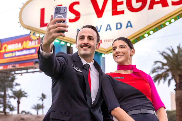 Qantas takes off on world-first flights