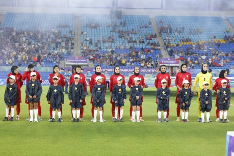 Australia grants asylum to Iran soccer players