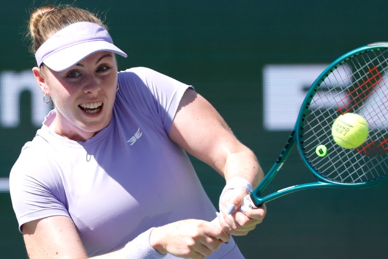 Aussie slayer Gibson continues Barty-like run