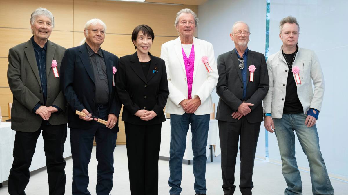 Deep Purple meets Japan's super fan PM