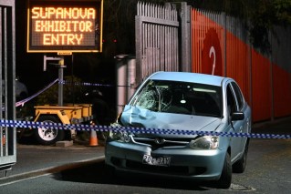 Car strikes pedestrians outside comic convention