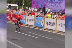 Robot sprints to world record in Beijing race