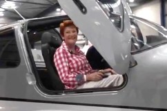 Hanson unveils 'sexy' gift from conservatives