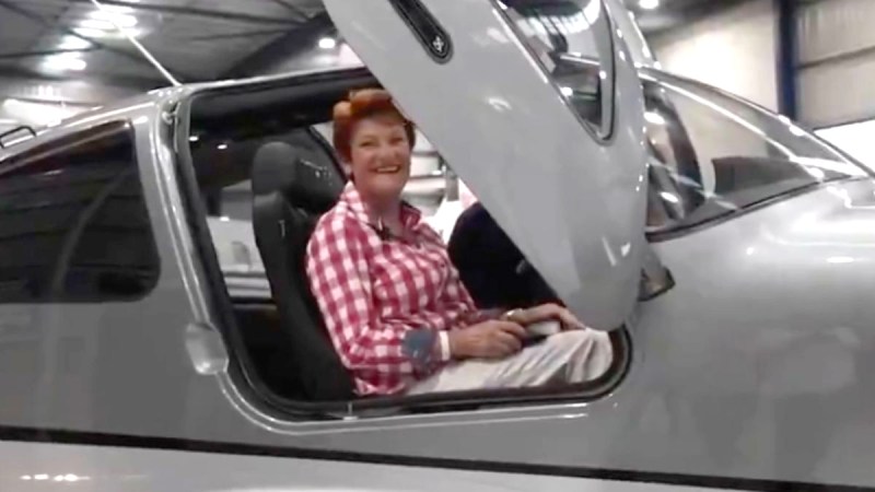 pauline hanson plane