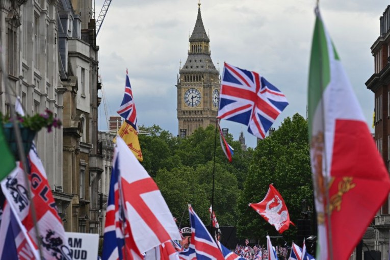 Thousands descend on London for rival protests