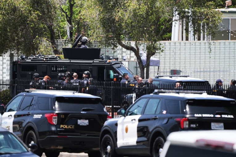 Three men, two suspects dead in mosque shooting