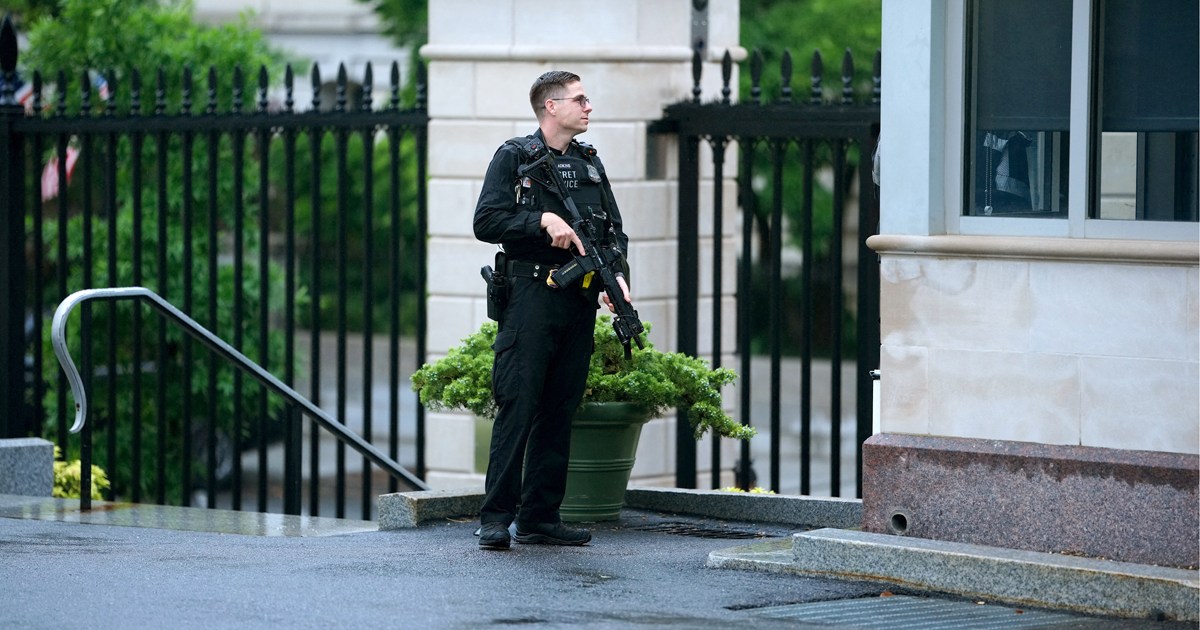 Bystander shot near White House in serious condition