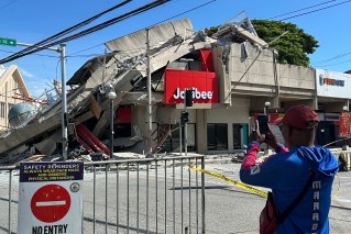 At least 32 dead after powerful quake rocks Philippines