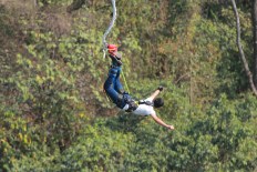 Woman dies in bungled rope jump bridge plunge
