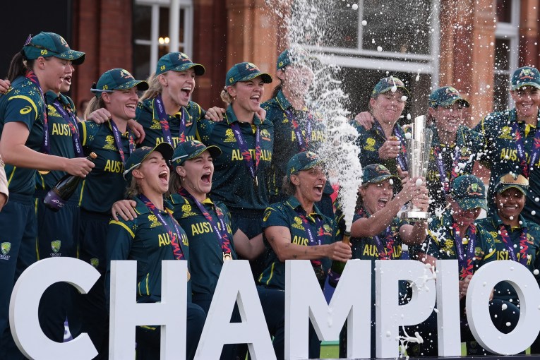 Dominant Australia crushes England at Lord’s