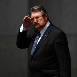 PM leads tributes for Derryn Hinch