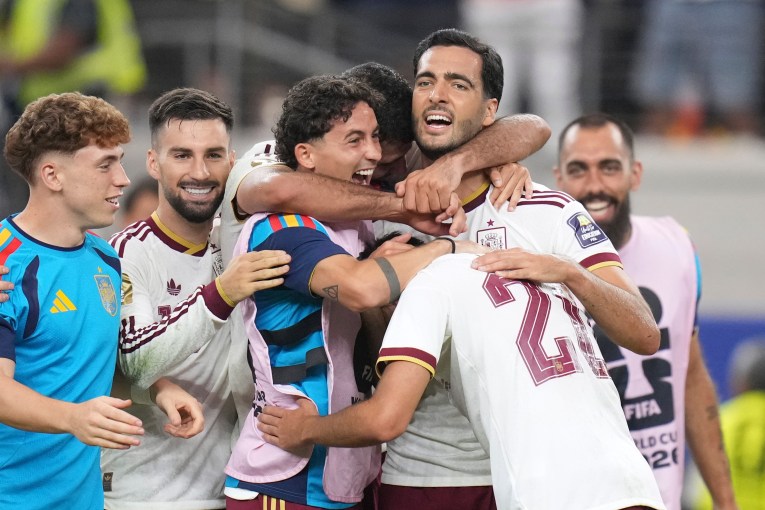 Spain into World Cup final after sinking flat France