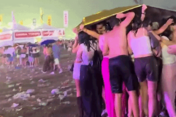 Thousands of concertgoers flee as dangerous storm hits