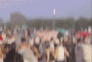 Thousands of concertgoers flee as wild storm hits