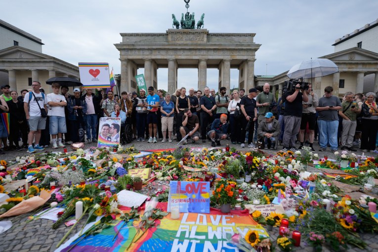 Police shoot dead suspect in Berlin Pride attack