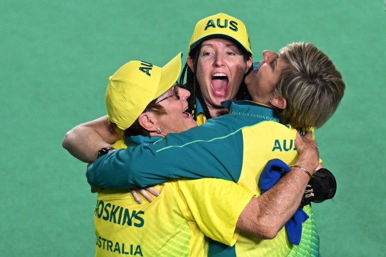 Glittering send-off: Aussies top the medal haul