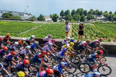 Tour cyclists accused of 'bra-maxxing'