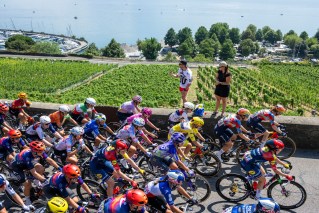 Tour cyclists accused of 'bra-maxxing'