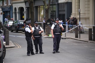 Women arrested after four men stabbed in London