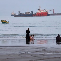 Hormuz deal 'close' but conditions remain