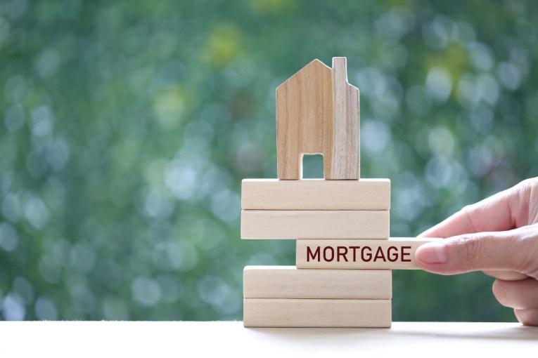 Falling home values not necessarily a loan disaster