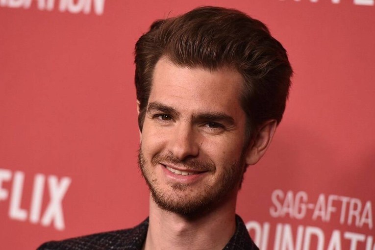 Garfield 'addicted' to secret Instagram account