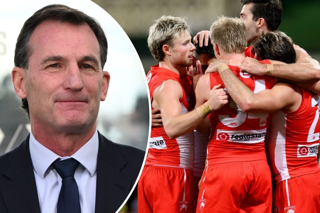There were emotional scenes at the SCG after Sydney's final-round win over North Melbourne.