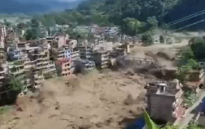Aus tour group missing after horror Nepal flood