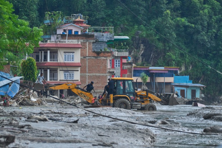 Threat of second disaster as Nepal death toll soars