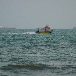 US strikes three Iranian oil tankers