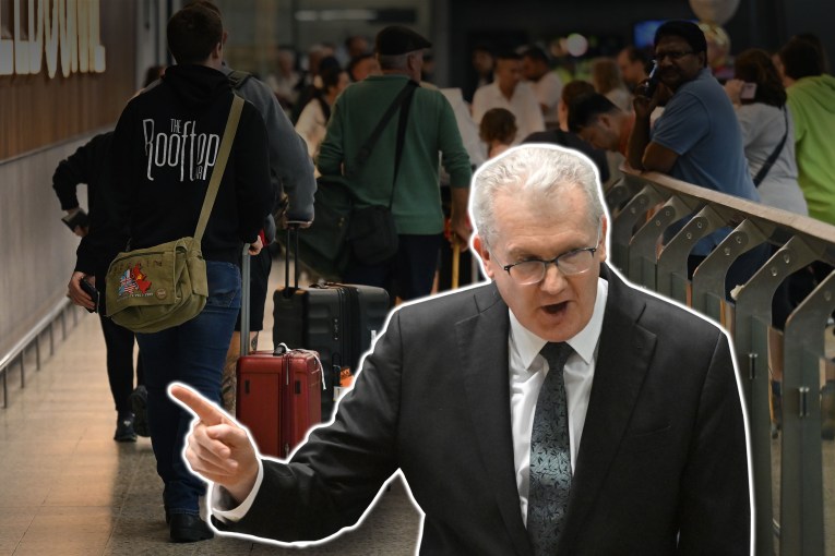 Foreign students' families blocked under migration plan