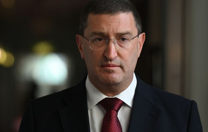 Coalition education plan stresses 'pride in flag'
