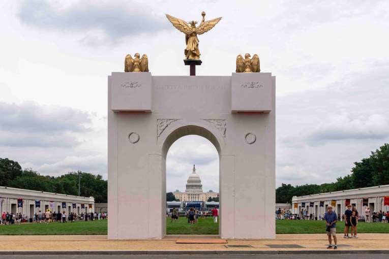 Trump's grand arch will be 'military complex'