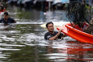 Devastating floods hit tourist hotspot