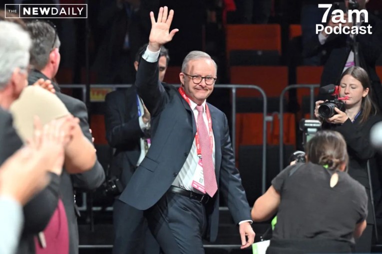 As Coalition veers right, should Labor hold centre?