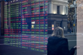 Aussies pour record $7 billion into ETFs as property prices fall
