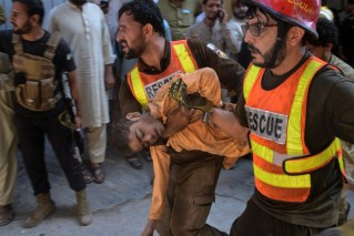 School roof collapse kills at least 32 in Pakistan