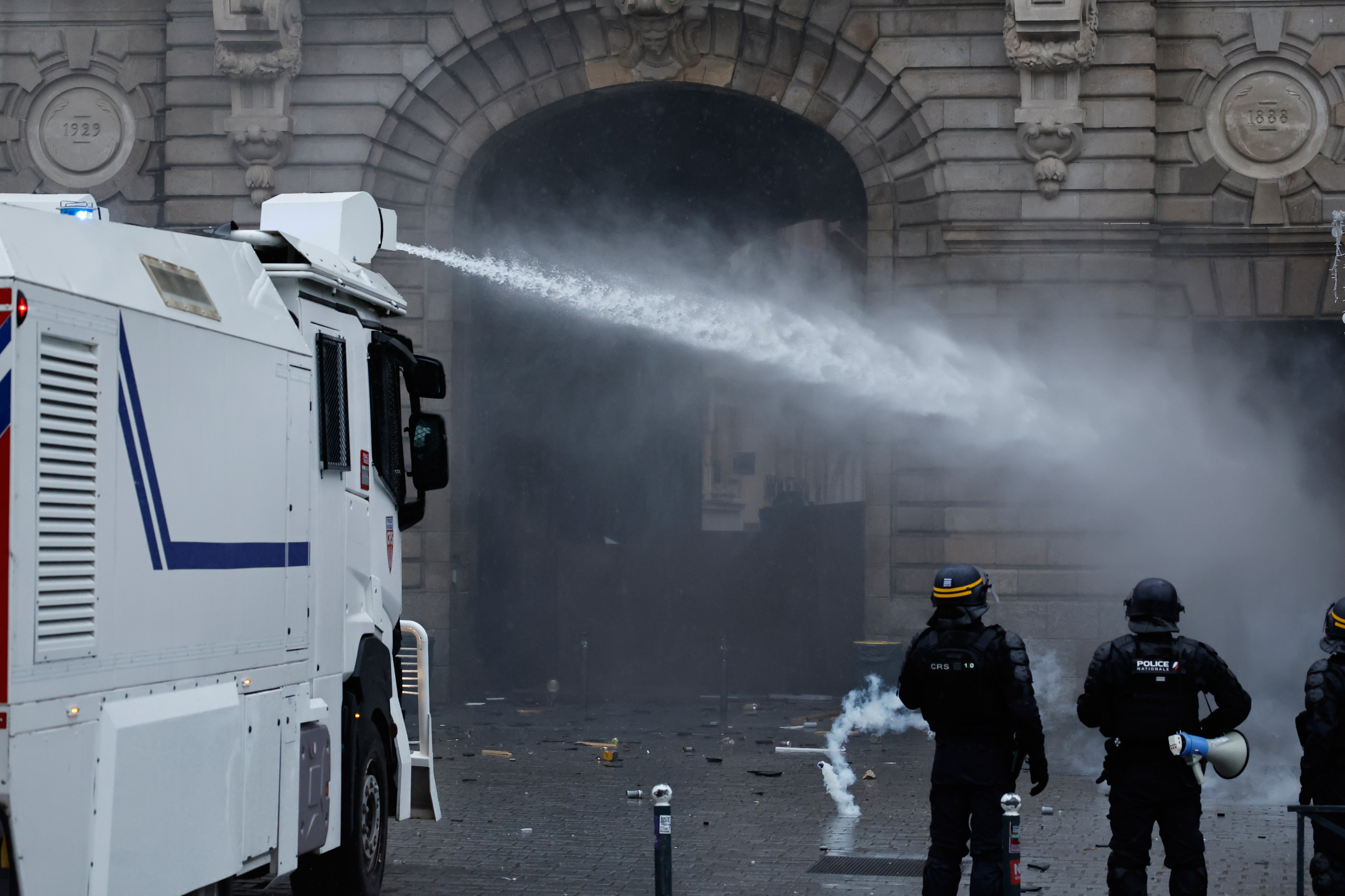 France water canon